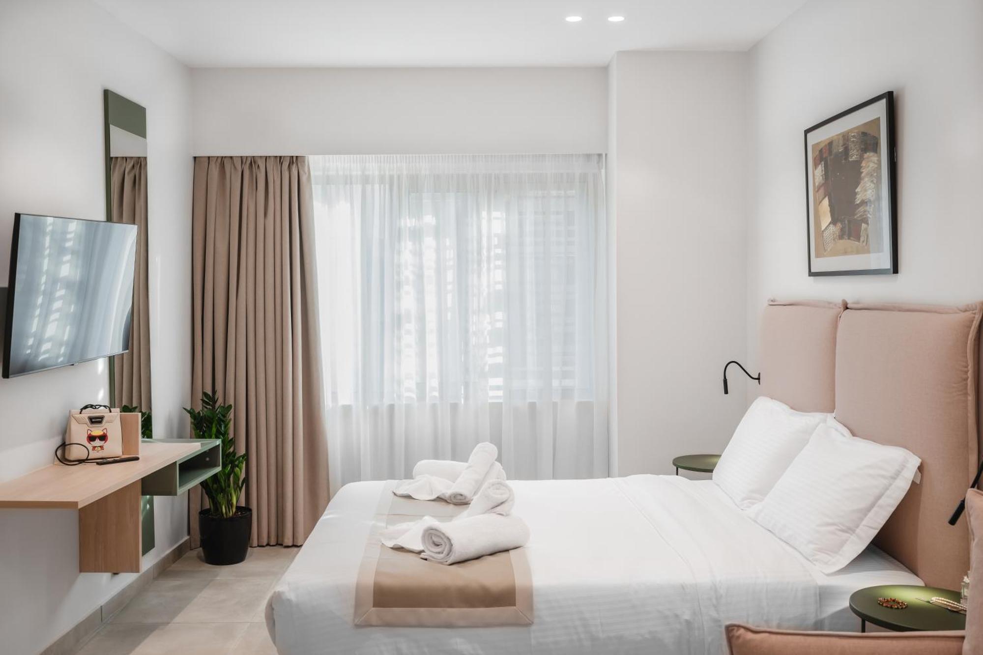 Ela Five Residences Athene