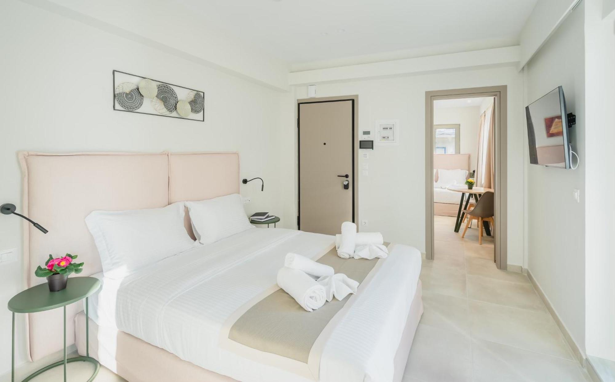 Ela Five Residences Apartment