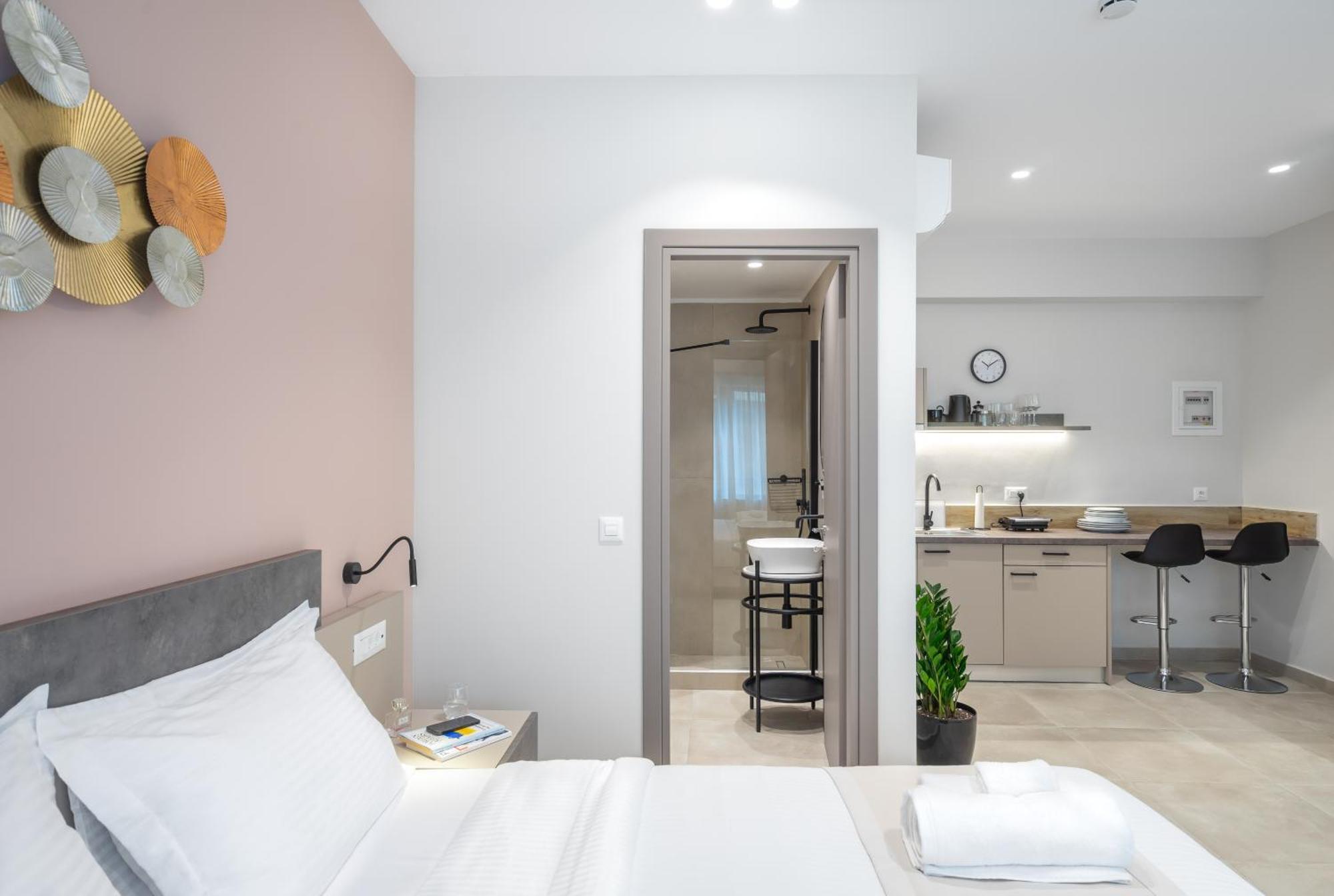Ela Five Residences Apartment *