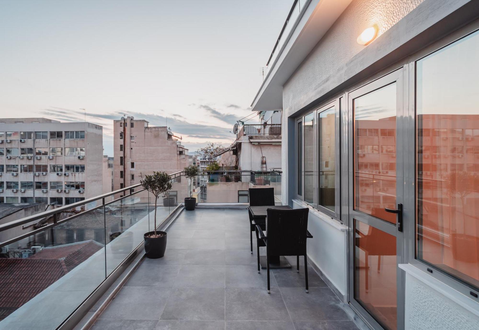 Ela Five Residences Apartment